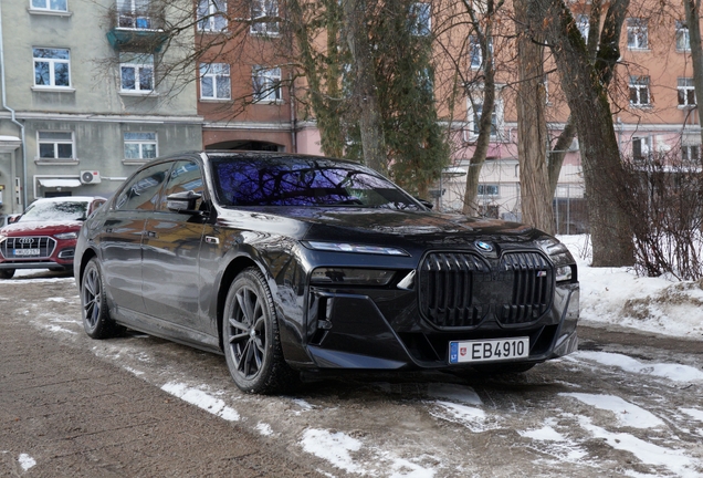 BMW M760e xDrive
