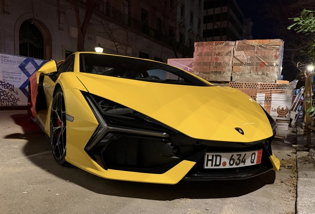 Lamborghini Revuelto