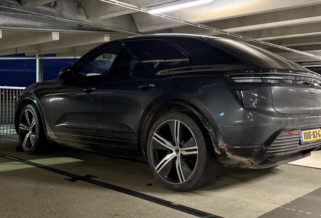 Porsche Macan EV Turbo