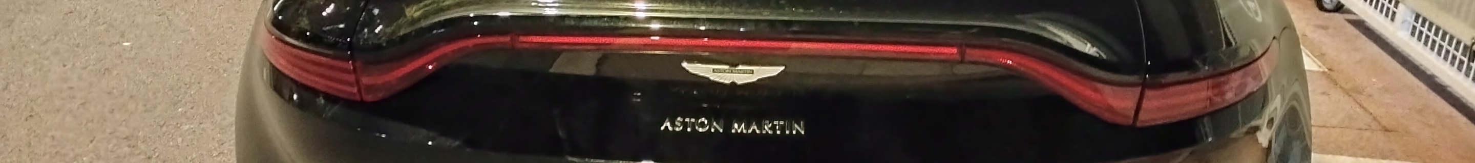 Aston Martin V8 Vantage 2018