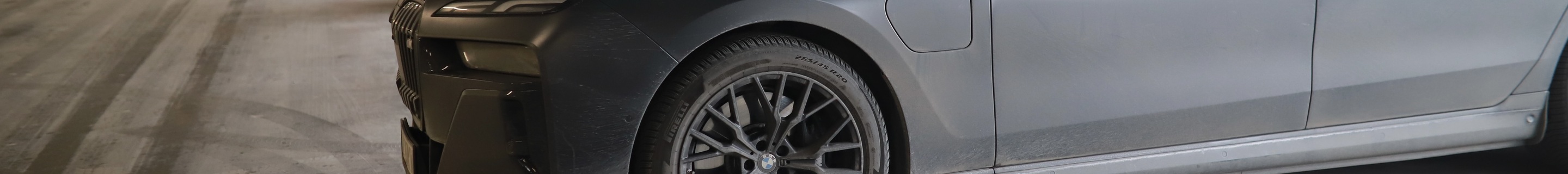 BMW M760e xDrive