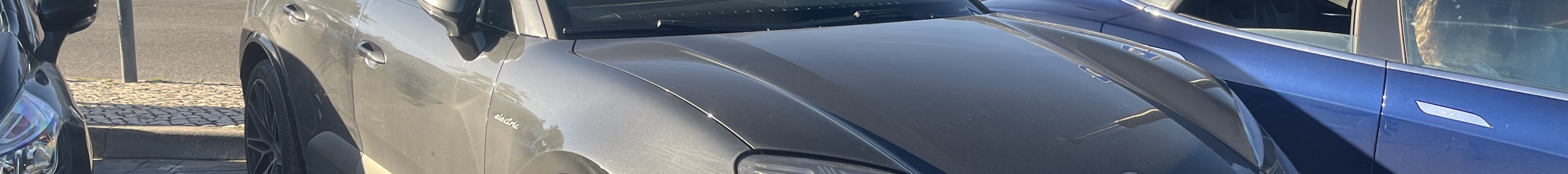 Porsche Macan EV Turbo