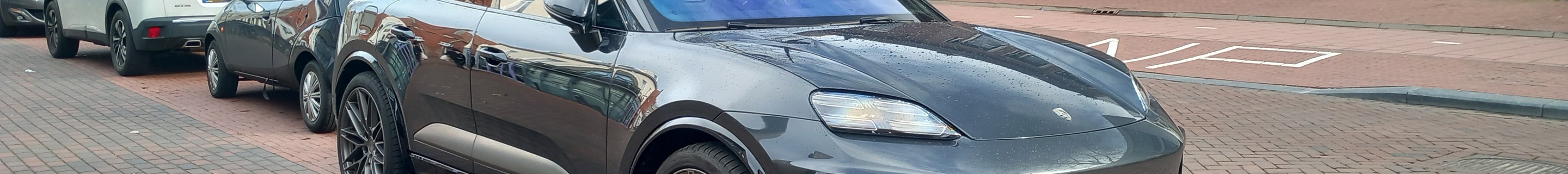 Porsche Macan EV Turbo