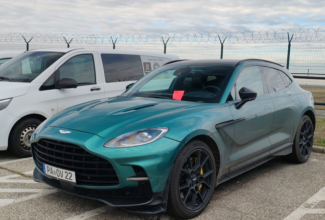 Aston Martin DBX707