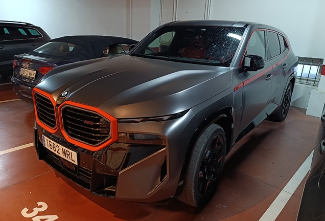 BMW XM G09 Label Red