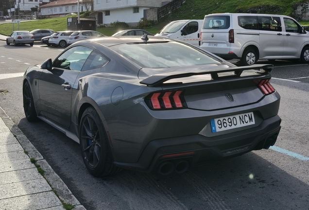 Ford Mustang Dark Horse 2024