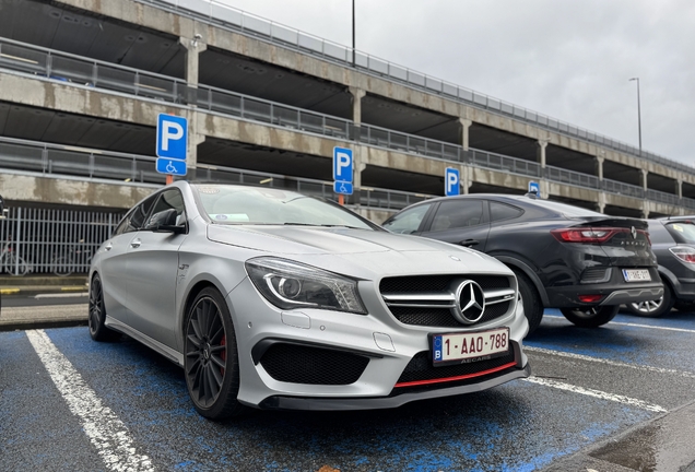 Mercedes-Benz CLA 45 AMG Shooting Brake