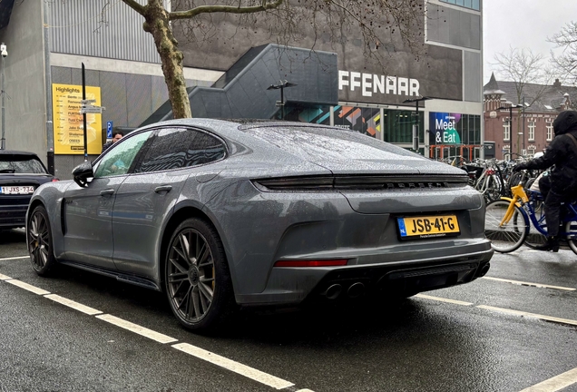 Porsche 972 Panamera Turbo S E-Hybrid