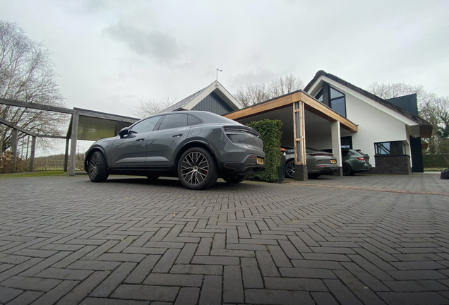 Porsche Macan EV Turbo