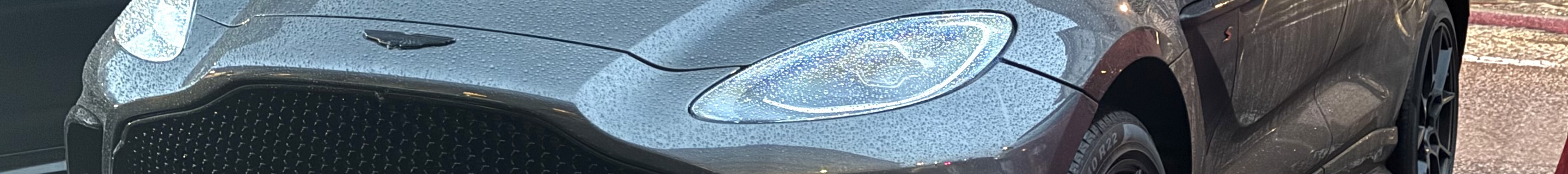 Aston Martin DBX S