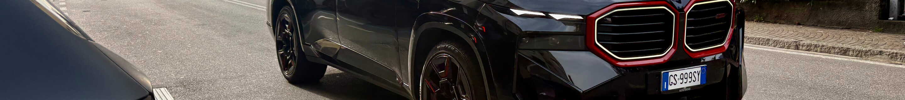 BMW XM G09 Label Red