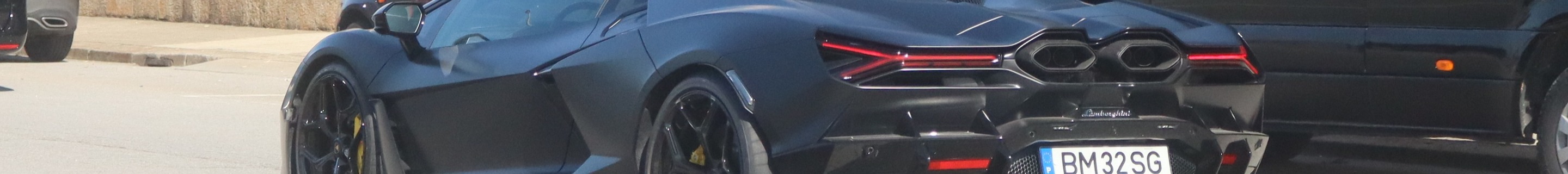 Lamborghini Revuelto