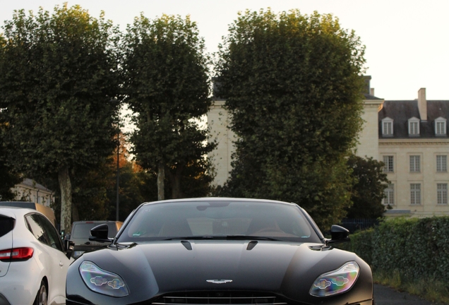 Aston Martin DB11
