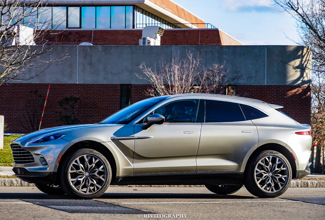 Aston Martin DBX