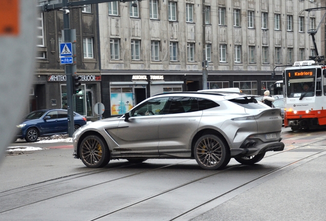 Aston Martin DBX707