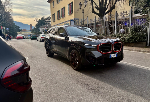 BMW XM G09 Label Red