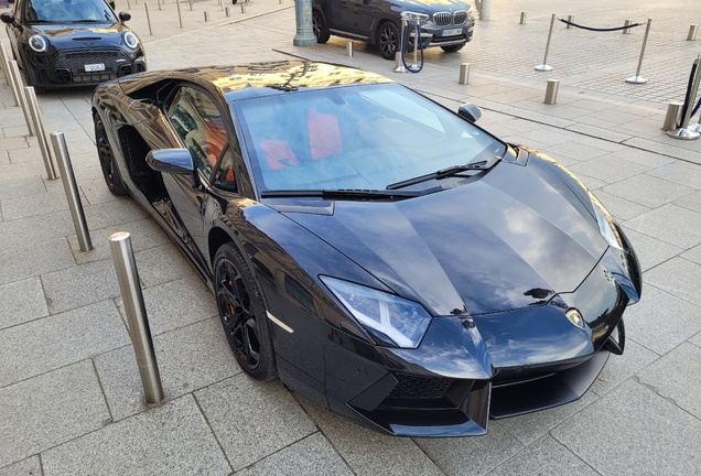 Lamborghini Aventador LP700-4