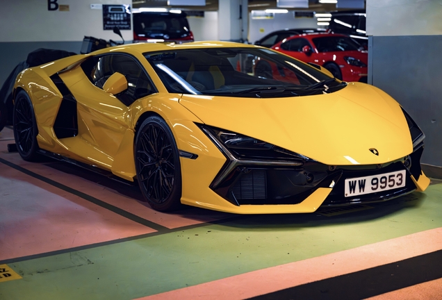 Lamborghini Revuelto