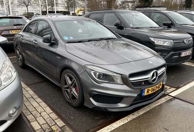 Mercedes-Benz CLA 45 AMG C117