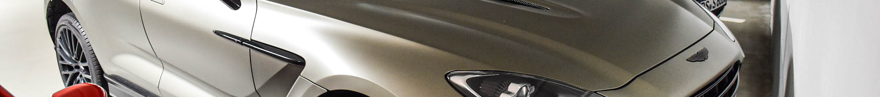 Aston Martin DBX707
