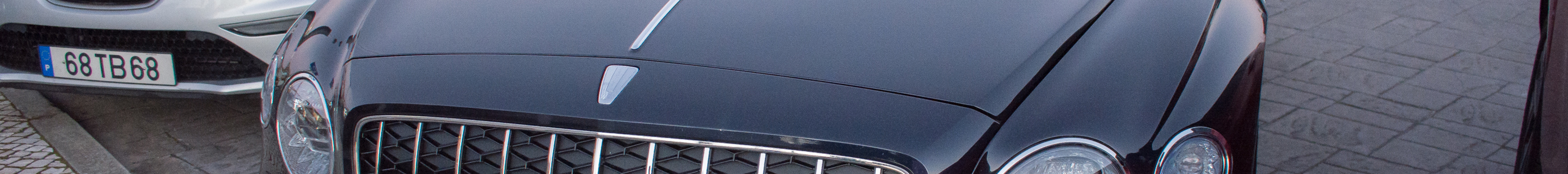 Bentley Flying Spur Azure 2025