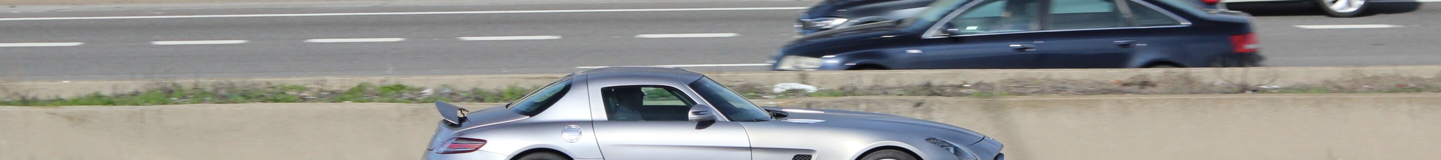 Mercedes-Benz SLS AMG