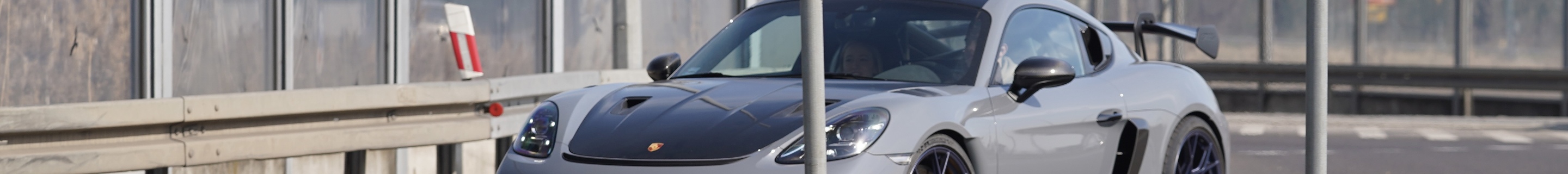 Porsche 718 Cayman GT4 RS Weissach Package