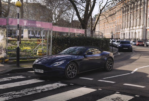 Aston Martin DB11 V8 Volante