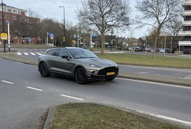 Aston Martin DBX707
