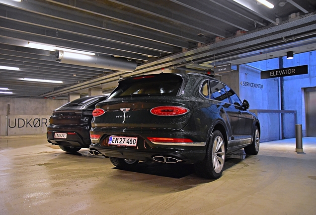 Bentley Bentayga Azure 2024