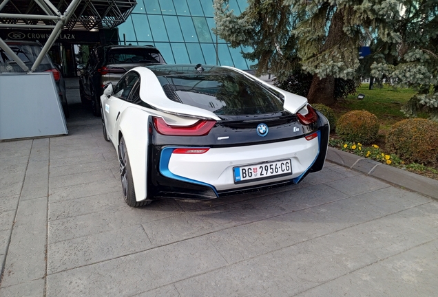 BMW i8