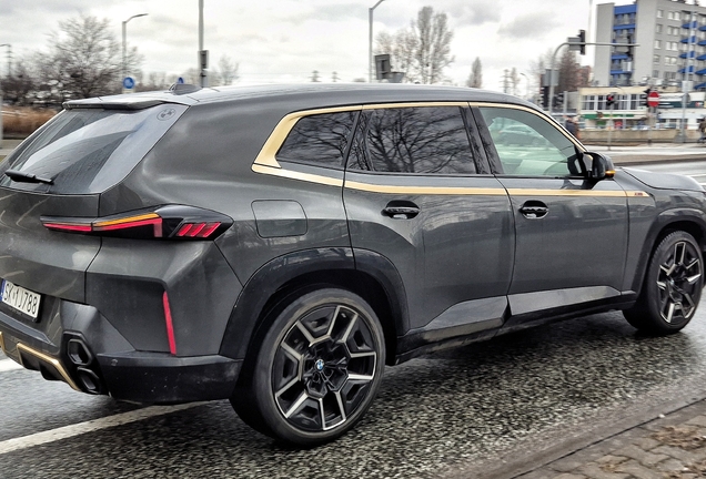 BMW XM G09 Label Red