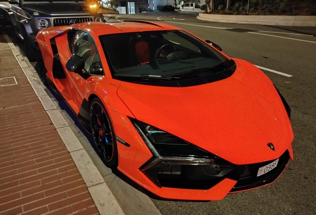 Lamborghini Revuelto