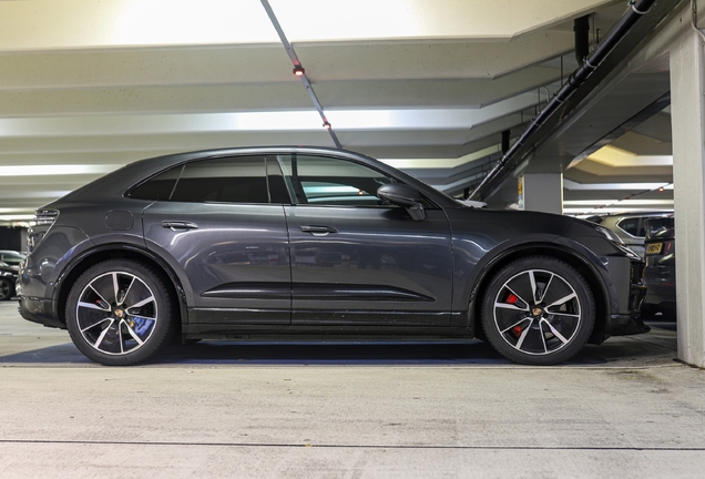 Porsche Macan EV Turbo