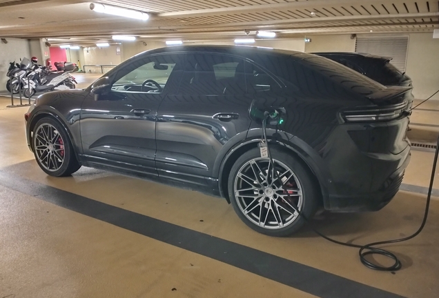 Porsche Macan EV Turbo
