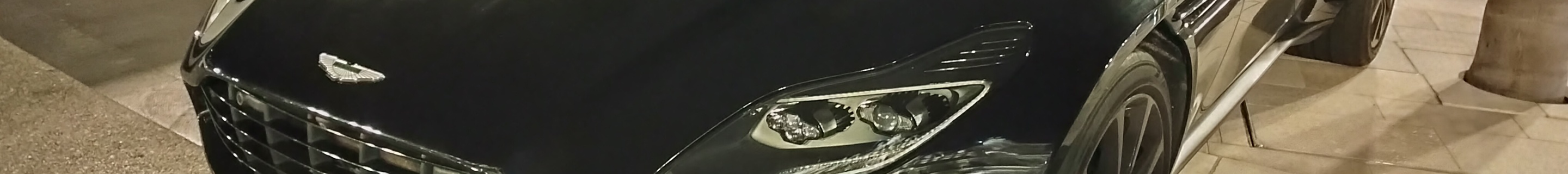 Aston Martin DB11 V8 Volante