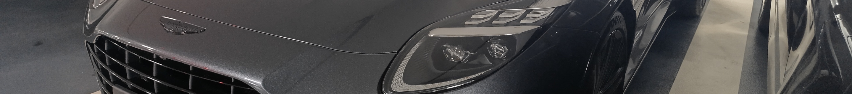 Aston Martin DB12 Volante