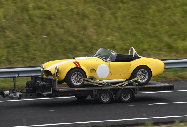 AC Cobra 427