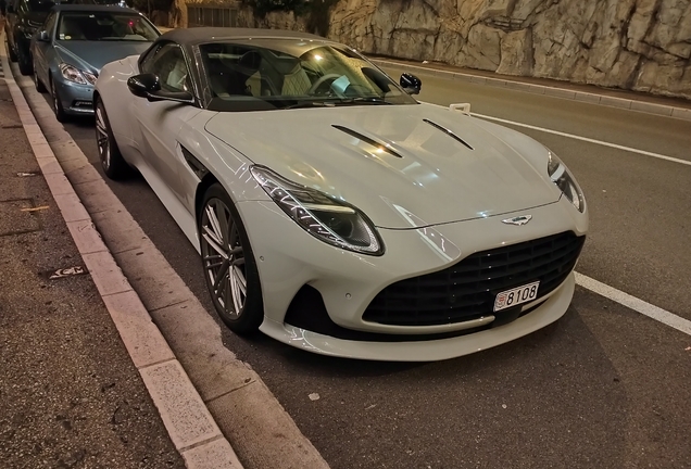 Aston Martin DB12 Volante