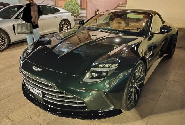 Aston Martin V8 Vantage Roadster 2025