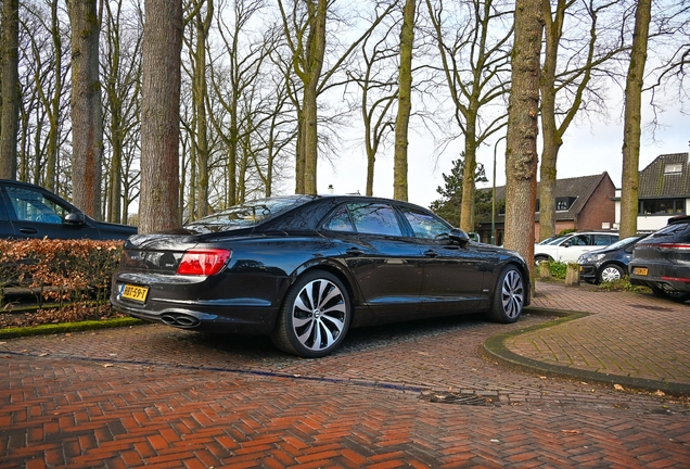 Bentley Flying Spur Hybrid Azure