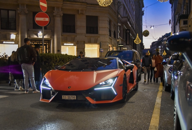 Lamborghini Revuelto