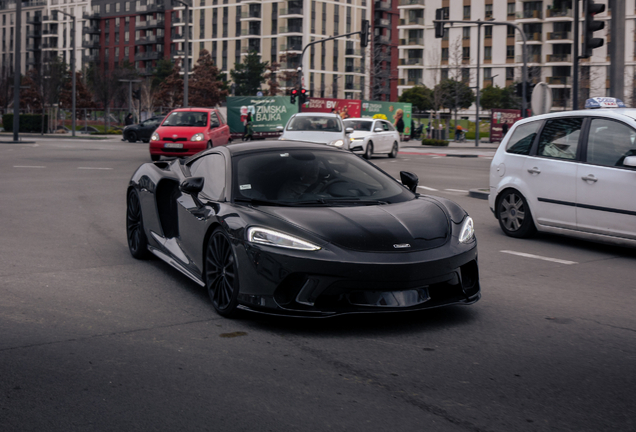 McLaren GT