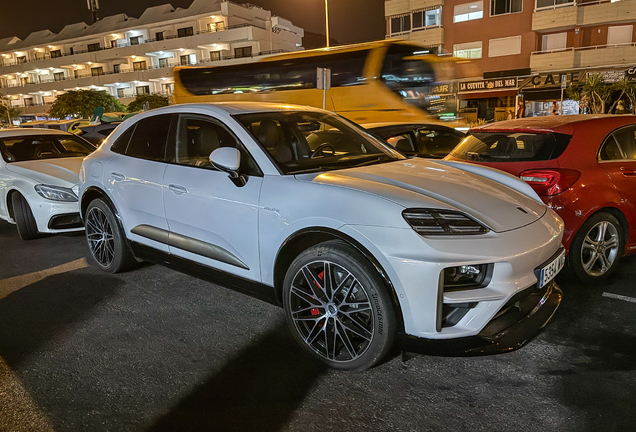 Porsche Macan EV Turbo