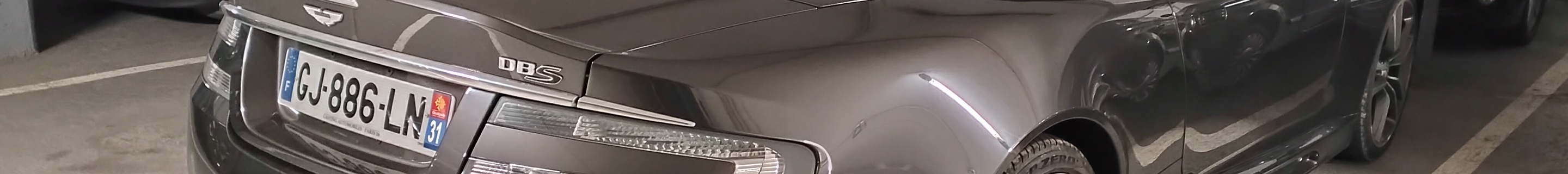 Aston Martin DBS Volante