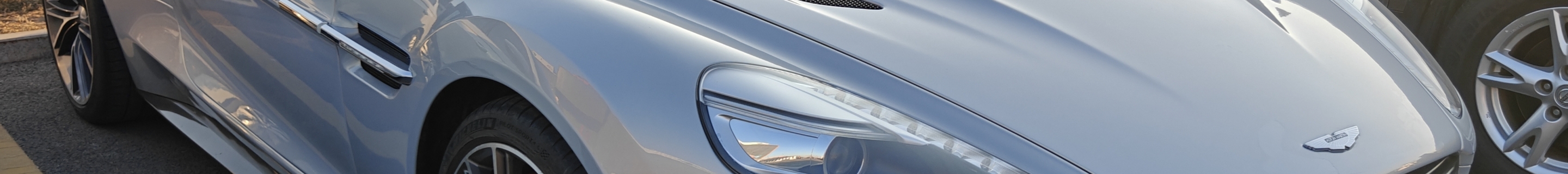 Aston Martin Vanquish 2013