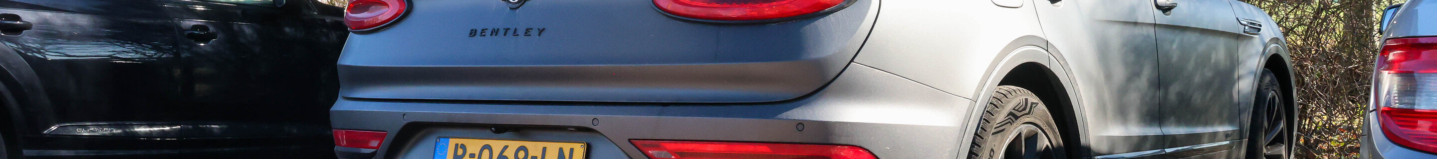 Bentley Bentayga Hybrid 2021