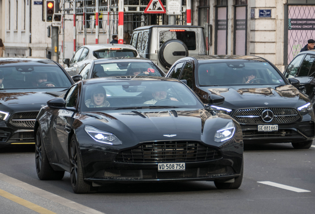 Aston Martin DB11