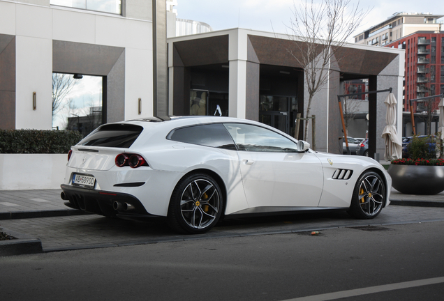 Ferrari GTC4Lusso T