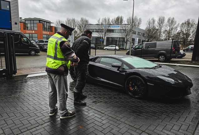 Lamborghini Aventador LP700-4 Roadster